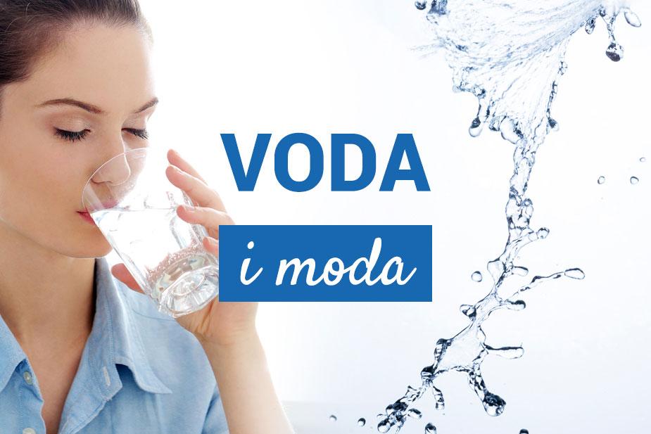 pijenje vode - devojka pije čašu vode